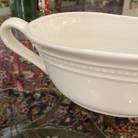 Ceramic gravy boat. Similar to Italian countryside. May be that but not marked. - Picture 2 of 5